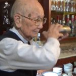 「現代の名工」に国内最高齢の現役バーテンダー　９４歳の井山さん