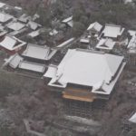 清水寺、金閣寺が雪化粧   舞台真っ白に