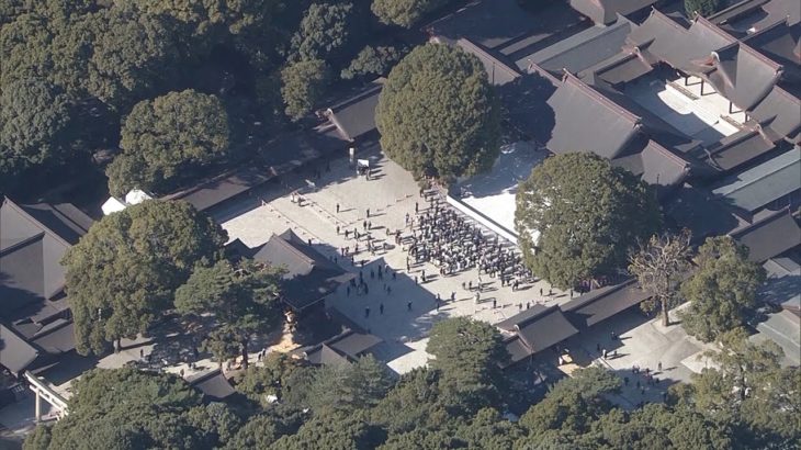 様変わりした初詣の光景、人垣が消えた神社