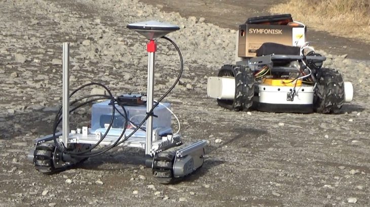 地中レーダーを搭載した無限軌道付き台車の走行テスト