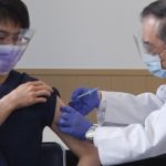 新型コロナウイルスの国内でのワクチン接種が１７日始まった