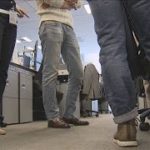 証券会社で初「ジーンズデー」　寄付活動に参加へ(2021年3月12日)