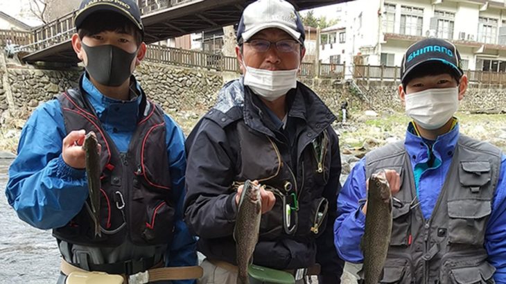 塩原温泉の箒川で渓流釣り解禁