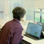 “不慣れ”高齢者のワクチン代行予約　埼玉・松伏町(2021年5月19日)