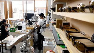 メガネ店とカフェが異色のコラボ