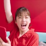 小芝風花、クレーンゲームに大興奮（CM タイトーオンラインクレーン／小芝風花）