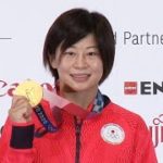 【ノーカット】レスリング女子53キロ級の金メダリスト向田真優選手が一夜明け会見＝代表撮影