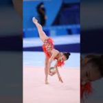 【五輪連続写真】新体操個人総合予選　喜田純鈴のボール