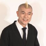 が～まるちょば、パントマイムでスーツ性能をＰＲ（発表会 AOKI パジャマスーツ（R)／が～まるちょば）