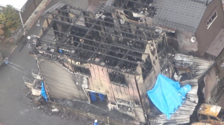 未明に火災、住宅2棟焼ける　石川・白山市