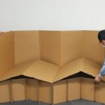 組み立て10秒、ぱっと開けばベッドに　北九州の段ボール会社が開発