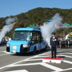 道路も線路も走るＤＭＶ　徳島で世界初の営業運行開始