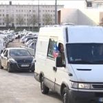 仏でコロナ規制に抗議デモ　3000台超の車がパリへ(2022年2月12日)