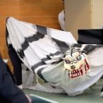 犠牲者を悼む「追悼の虎舞」