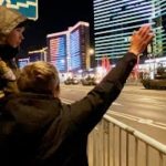 モスクワで軍事パレードの予行演習　戦車に手を振る人も　2022.5.4