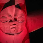 太陽の塔も赤く　大阪モデル３カ月ぶり「赤信号」