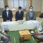 王将戦第6局、1日目を終える　初防衛かかる藤井五冠と攻防続き羽生九段が封じ手(2023年3月11日)