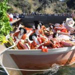 息災願い、春の海へ　和歌山・淡嶋神社でひな流し