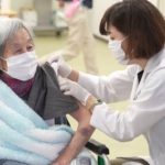 大阪市の高齢者施設で新型コロナワクチン春接種開始