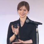 白石麻衣、1億円のネックレスを身に着けて「幸せな気持ち」　「第35回 日本ジュエリーベストドレッサー賞」表彰式