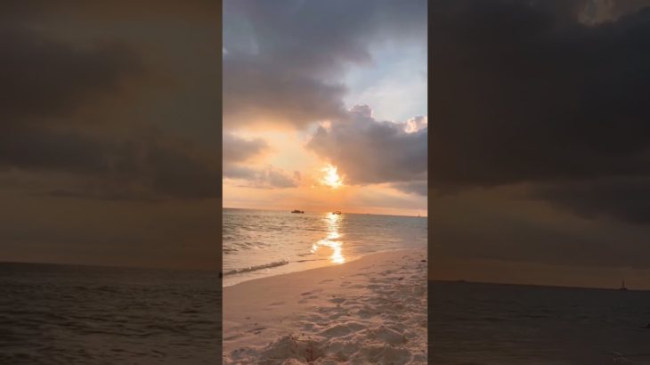 Sunset at Miyakojima Okinawa, Japan🏝 #traveljapan #sunset #okinawa  #日本旅行 #沖縄#宮古島#ひとり旅